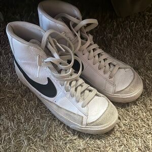 Women’s nike blazer mid 77